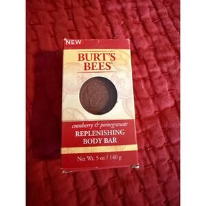 Burt’s Bees Replenishing Body Bar Cranberry And Pomegranate 5 oz‎ NEW